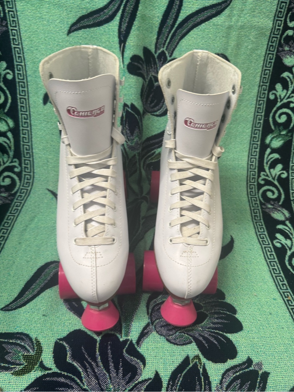 Chicago Women's White Roller Skates with Hot Pink Wheels